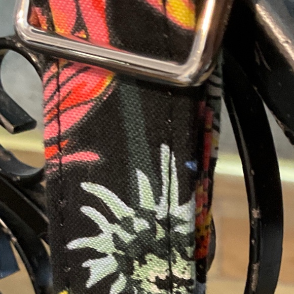 Vera Bradley Multi Strap Shoulder Bag - Daisies - EUC - Picture 4 of 5